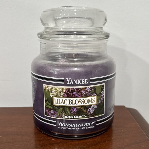 YANKEE CANDLE Lilac Blossom Medium Black Band Jar - VTG Unburned New 14.5oz - Picture 1 of 7